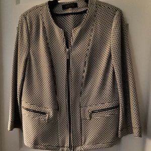 Kasper Black & Bright White Patterned Jacket - Size 12